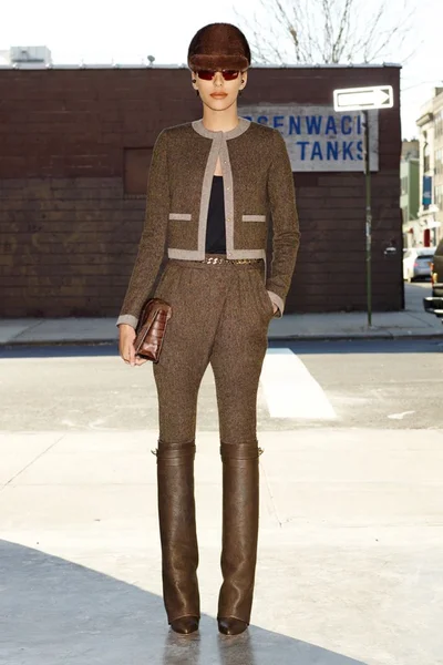 Look 10